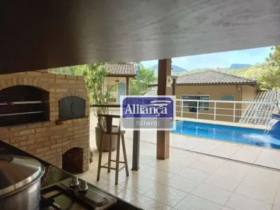 Casa de Condomínio com 4 Quartos à venda, 400m² no Badu, Niterói