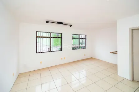 Sala Comercial à venda, 28m² no Passo da Areia, Porto Alegre
