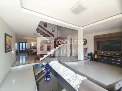 Casa com 3 Quartos para alugar, 600m² no Centro, Palhoça