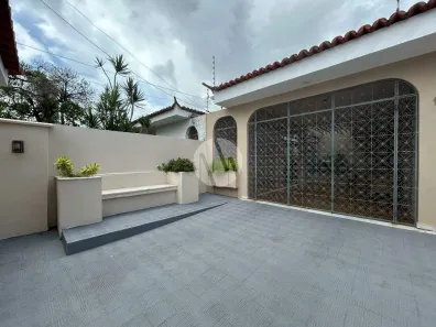 Casa com 4 Quartos à venda, 227m² no Lagoa Nova, Natal