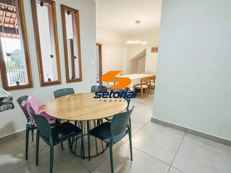 Casa com 5 quartos — Nova Suíssa, Belo Horizonte