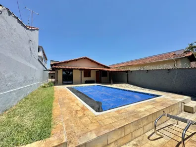 Casa com 3 Quartos para alugar, 220m² no Alípio de Melo, Belo Horizonte