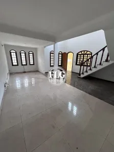Sobrado com 4 Quartos à venda, 243m² no Vila Fernandes, São Paulo
