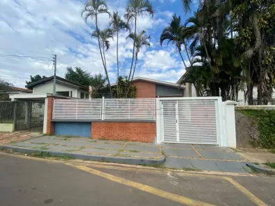 Casa com 3 Quartos para alugar, 150m² no Jardim Macarenco, São Carlos
