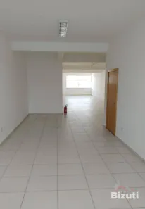 Sala Comercial para alugar, 121m² no Vila Santa Terezinha, Várzea Paulista