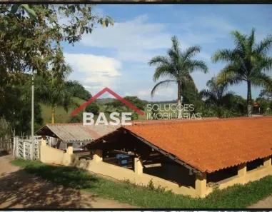 Fazenda/Sítio com 3 Quartos à venda, 57m² no Centro, Crucilândia