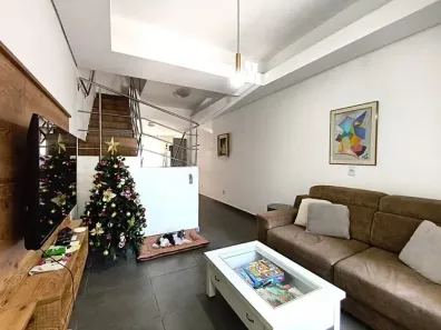 Casa com 2 Quartos para alugar, 103m² no Hípica, Porto Alegre