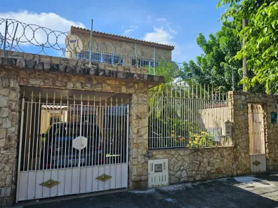 Casa com 3 Quartos à venda, 200m² no Irajá, Rio de Janeiro