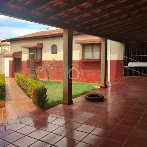 Casa com 4 Quartos à venda, 230m² no Jardim Tropical, Campo Grande
