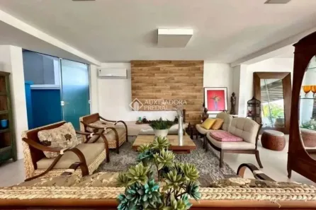 Casa com 5 Quartos para alugar, 220m² no Barra da Lagoa, Florianópolis