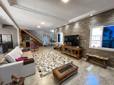 Sobrado com 3 Quartos à venda, 257m² no Igara, Canoas