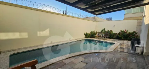 Casa de Condomínio com 3 Quartos para alugar, 300m² no Jardim Inconfidência, Uberlândia
