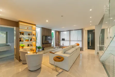 Casa de Condomínio com 3 Quartos à venda, 340m² no Uberaba, Curitiba