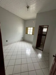 Casa com 9 Quartos à venda, 275m² no Vila Santa Helena, Goiânia
