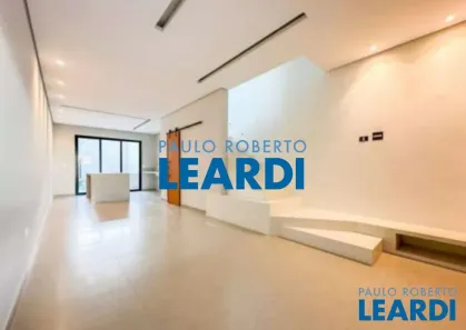 Sobrado com 4 Quartos à venda, 150m² no Vila Carrão, São Paulo