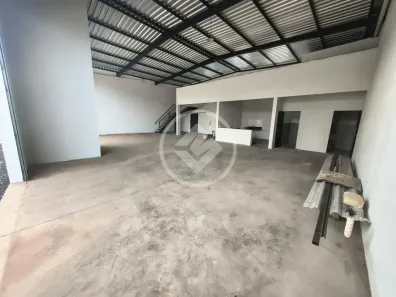 Galpão/Depósito/Armazém à venda, 220m² no Jardim Patrícia, Uberlândia