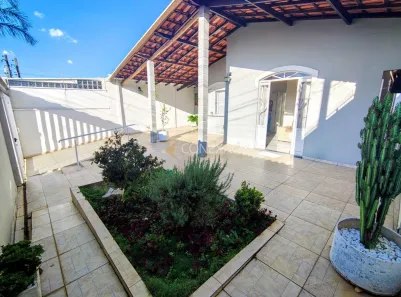 Casa com 3 Quartos à venda, 138m² no Jardim García, Campinas