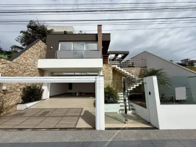 Casa com 3 Quartos para alugar, 270m² no Pedra Branca, Palhoça