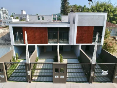 Casa com 3 Quartos à venda, 125m² no Anita Garibaldi, Joinville