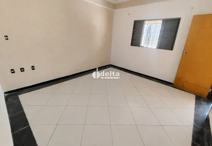 Casa com 3 Quartos para alugar, 182m² no São Jorge, Uberlândia