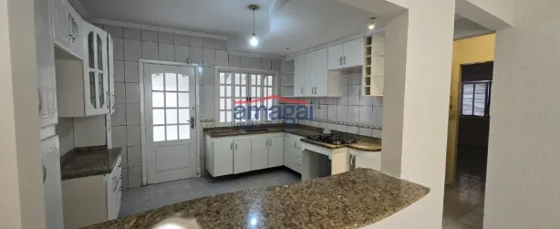 Sobrado com 5 Quartos à venda, 260m² no Loteamento Villa Branca, Jacareí