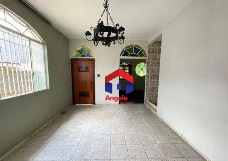Casa com 3 quartos — Planalto, Belo Horizonte