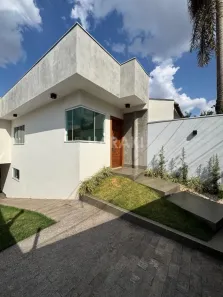 Casa com 3 Quartos à venda, 121m² no Jardim Montreal, Maringá