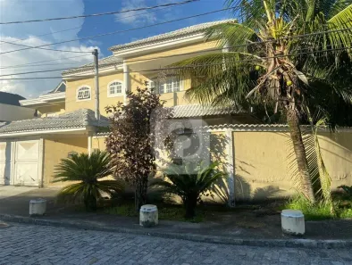 Casa com 5 Quartos à venda, 220m² no Pechincha, Rio de Janeiro