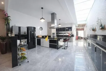 Casa com 5 Quartos à venda, 299m² no Jardim, Santo André