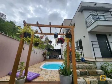 Casa com 3 Quartos à venda, 178m² no Córrego Grande, Florianópolis