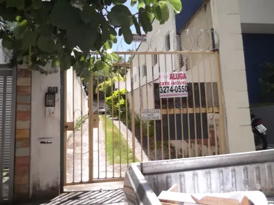 Casa com 2 Quartos para alugar, 50m² no Santa Efigênia, Belo Horizonte