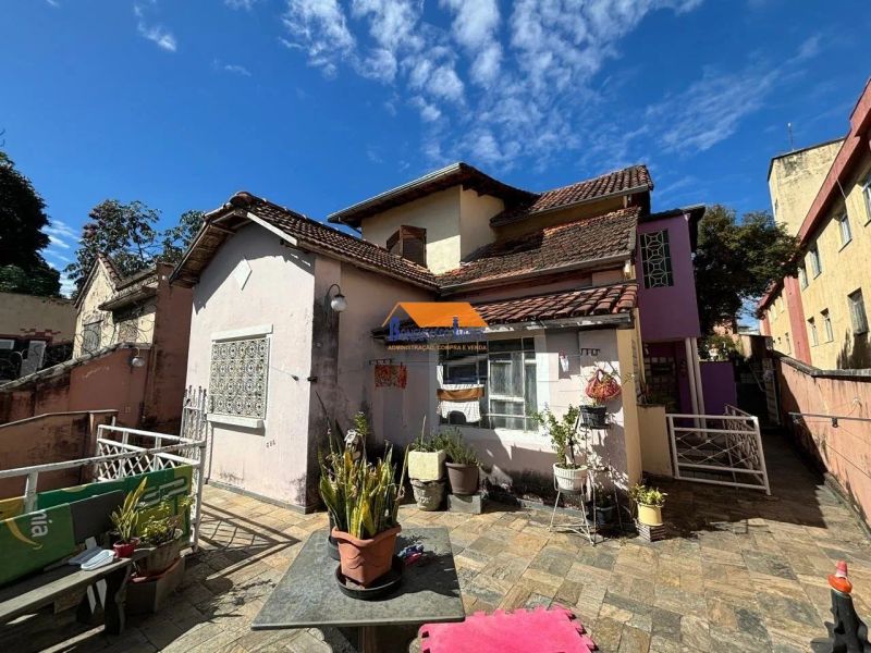 Casa com 4 quartos — São Cristóvão, Belo Horizonte