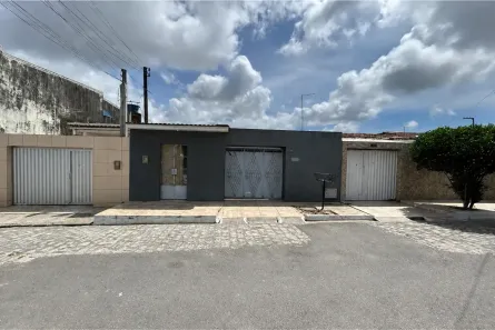 Casa com 3 Quartos à venda, 180m² no Santa Lúcia, Maceió