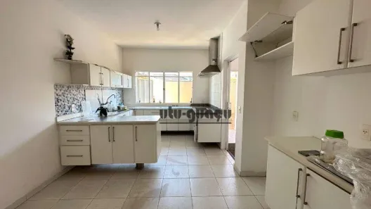 Casa de Condomínio com 3 Quartos à venda, 178m² no Parque do Varvito, Itu