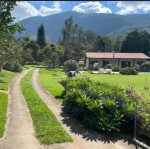 Fazenda/Sítio com 5 Quartos à venda, 450m² no Araras, Petrópolis