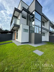 Sobrado com 3 Quartos à venda, 119m² no Forquilhas, São José