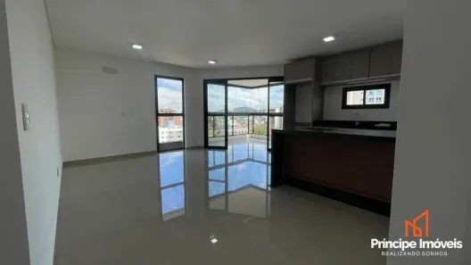 Apartamento com 3 Quartos para alugar, 111m² no América, Joinville