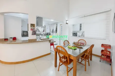 Casa com 4 Quartos à venda, 228m² no Urbanova, São José dos Campos