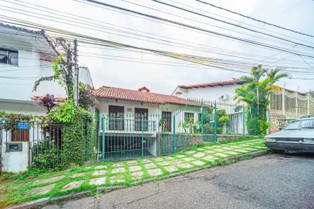 Casa com 4 Quartos à venda, 267m² no Vale do Ipê, Juiz de Fora