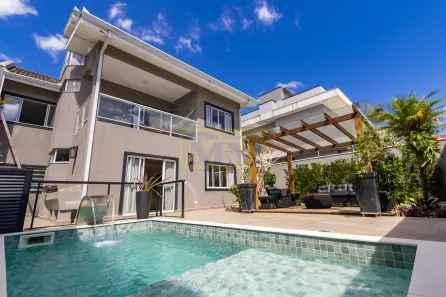 Sobrado com 3 Quartos à venda, 393m² no Pineville, Pinhais