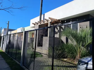 Casa com 3 Quartos para alugar, 65m² no Guarujá, Porto Alegre
