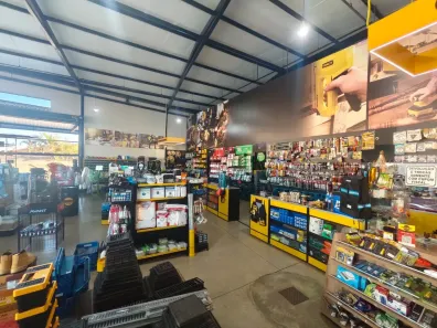 Ponto Comercial à venda, 200m² no Setor Garavelo, Goiânia