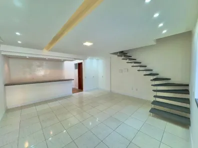 Sobrado com 2 Quartos à venda, 62m² no Santa Regina, Camboriú