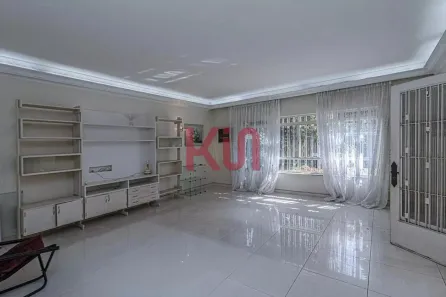 Casa com 4 Quartos para alugar, 330m² no Jardim da Saúde, São Paulo