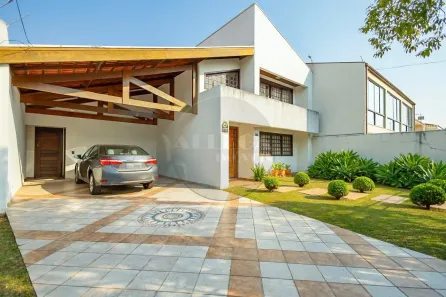 Casa com 3 Quartos à venda, 240m² no Xaxim, Curitiba