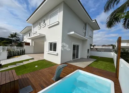 Casa com 3 Quartos à venda, 199m² no Daniela, Florianópolis
