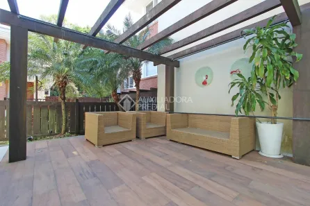 Casa de Condomínio com 3 Quartos à venda, 380m² no Pedra Redonda, Porto Alegre
