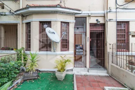 Apartamento com 2 Quartos para alugar, 80m² no Floresta, Porto Alegre