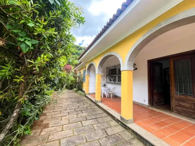 Casa com 3 Quartos à venda, 225m² no Valparaíso, Petrópolis