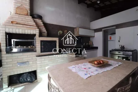 Casa com 3 Quartos para alugar, 211m² no Cidade Jardim, Uberlândia